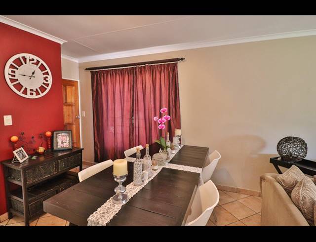3 BEDROOM SIMPLEX SOLD IN MAGALIESKRUIN